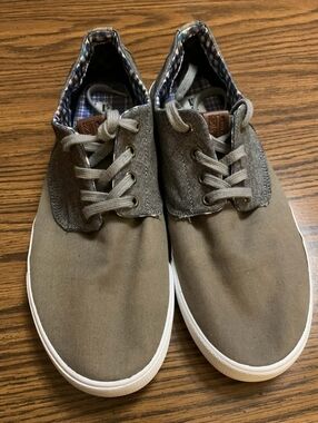 Ben Sherman Men's Olive with Gray Trim Canvas Sneakers